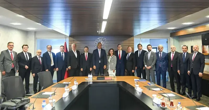 Bakan Ersoy, Hizmet İhracatçıları Birliği yönetimini kabul etti