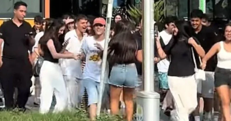 TikTok çılgınlığı Adana’da kontrolden çıktı: Fotoğraf çektirmek için birbirlerini ezdiler Sözcü Gazetesi