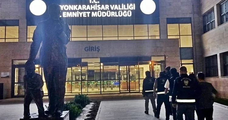Ustanın Araba yerinde yok telefonu şok etti! Afyonkarahisar da oto sanayiden araç çalan 3 şüpheli yakalandı