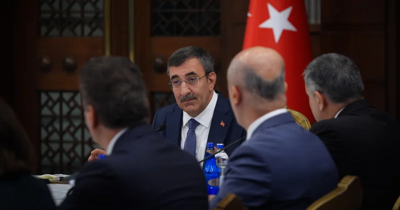 Cumhurbaşkanlığı Külliyesi’ndeki toplantıya ilgili bakanlar ve kurum temsilcileri katıldı