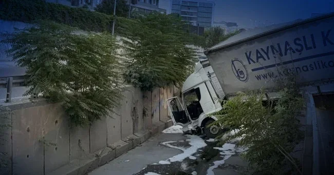 Esenler de tır yol kenarındaki dereye uçtu