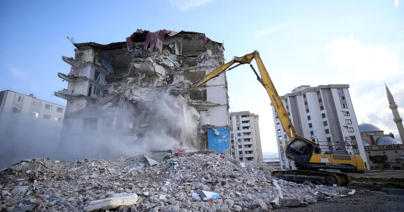 Yüksek binaların yıkımıyla ilgili yeni kurallar geldi