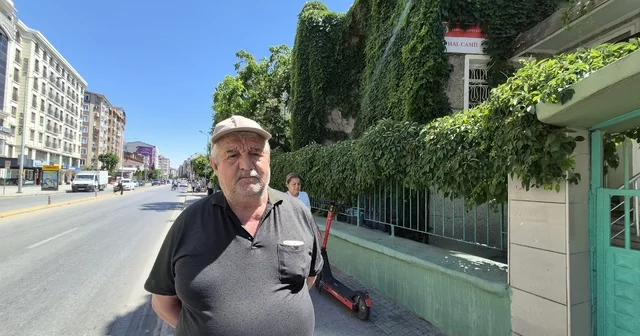 15 yıldır gönüllü olarak çalıştığı Sarmaşıklı Cami ye gözü gibi bakıyor Sarmaşıklı Cami nin gönüllü bekçisi Remzi Çoğal: Gelecek nesillere örnek teşkil etsin, yeşillik sevilsin diye uğraşıyoruz Eskişehir Haberleri Habertürk Yerel Haberler