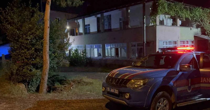 Ayva dalı kavgası kanlı bitti: Amca öldü