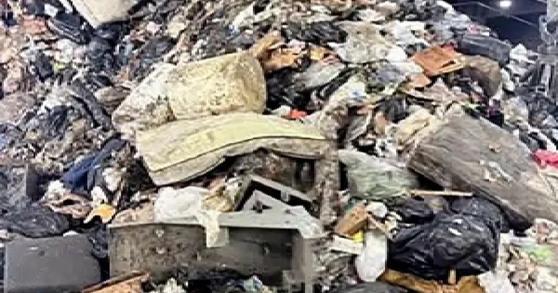Çöpü didik didik arayıp servet buldular Sözcü Gazetesi