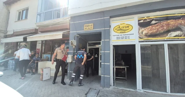 Açık unutulan ocak mahalleliyi sokağa döktü Eskişehir de doğalgazlı ocağın açık unutulması sonucu sokağı gaz kokusu kapladı Komşuların Camlar açık olmasaydı havaya uçardık tepkisi Eskişehir Haberleri Habertürk Yerel Haberler