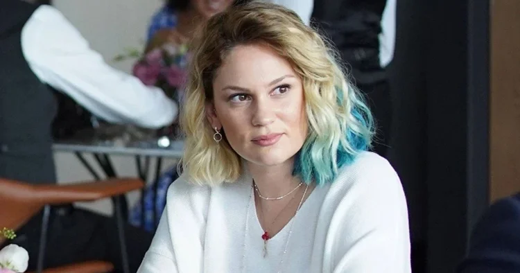 Ahbap soruşturmasında ifade veren oyuncu Farah Zeynep Abdullah: Dernekle koordineli bir faaliyetim olmadı