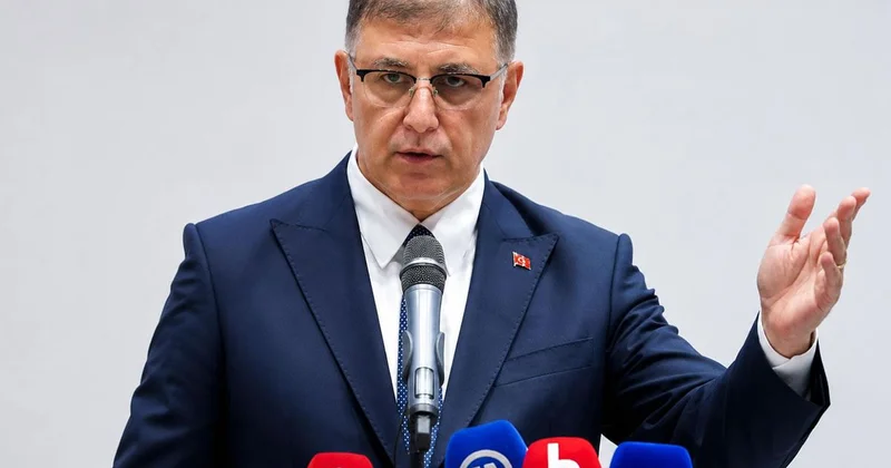 İzmir Büyükşehir Belediye Başkanı Cemil Tugay geçtiğimiz günlerde ayrıldığı CHP nin WhatsApp grubuna yeniden eklendi