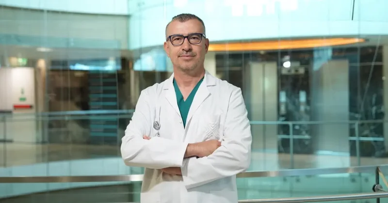 Geçmeyen karın ağrısı apandistin habercisi olabilir! Uzman isim uyardı