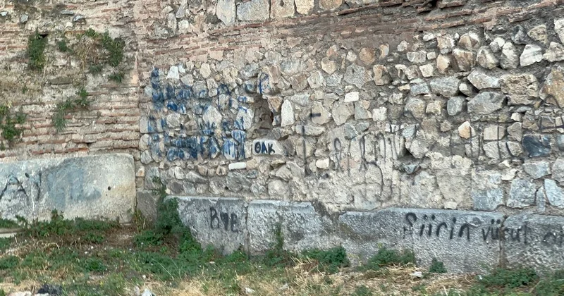 İznik Surlarına Kirletme Tepkisi