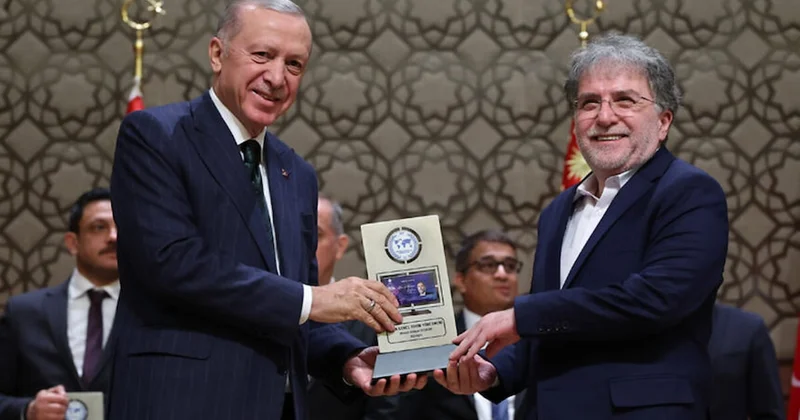 Yandaş yazar Erdoğan’ın sözlerini tercüme etti Sözcü Gazetesi