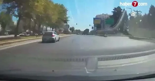 Gıdıklama kaza yaparız dedi, 3 saniye sonra kaza yaptı