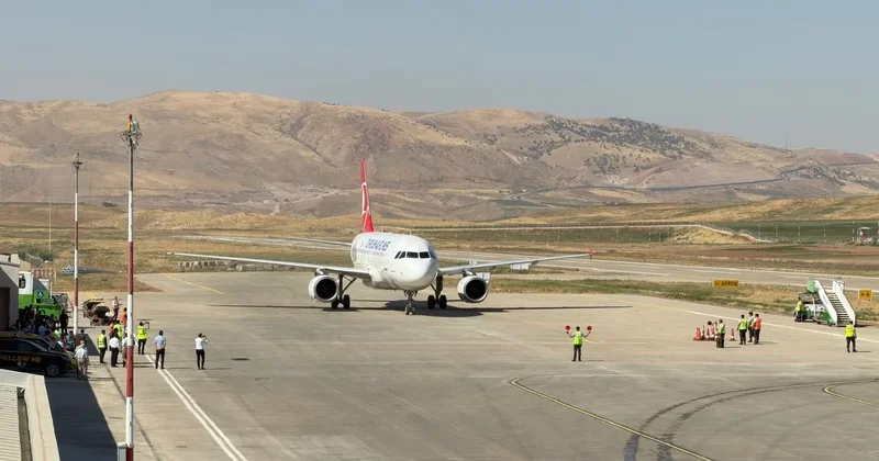 Türkiye de o şehir yeniden gökyüzüyle buluştu: Yenilenen havalimanına ilk uçuş İstanbul dan