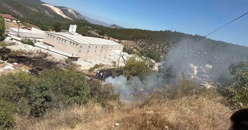 Bilecik te yangın tehdidi mermer fabrikasında başladı