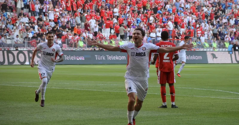 Cengiz Ünder alev aldı! Çorum deplasmanda Leblebi gibi attı