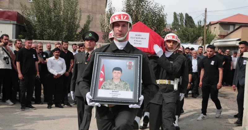 Iğdır daki araç kazasında şehit olan askerimiz son yolculuğuna uğurlandı