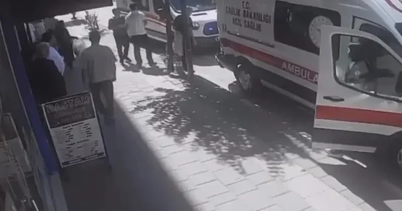 Kaza sonrası yaralıları taşıyan ambulanslar kaza yaptı, o anlar kamerada