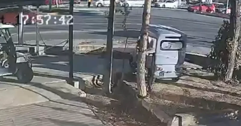 Otomobil yaya çarptı: Kazayı güvenlik kamerası kaydetti!