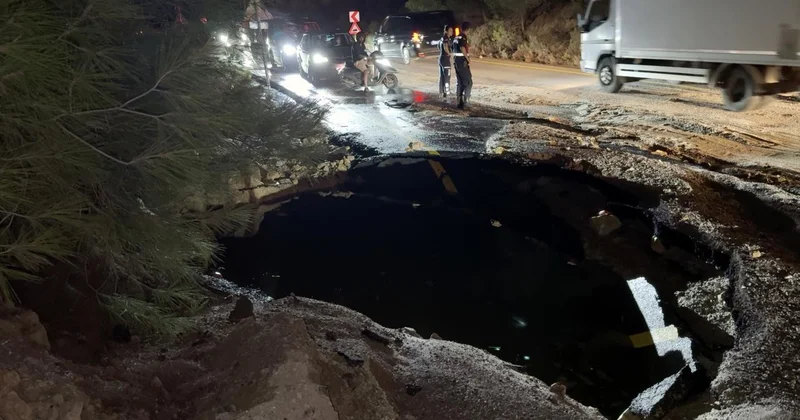 Bodrum da içme suyu ana isale hattı patladı