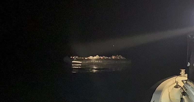 İzmir’de yasa dışı geçişe Sahil Güvenlik engeli: Düzensiz göçmenler yakalandı