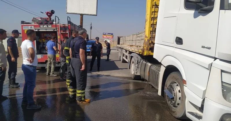 Parke taşı yüklü tır alev aldı