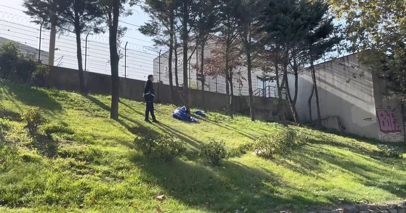 Esenler de metro yakınında hareketsiz bulunan İranlı hayatını kaybetti