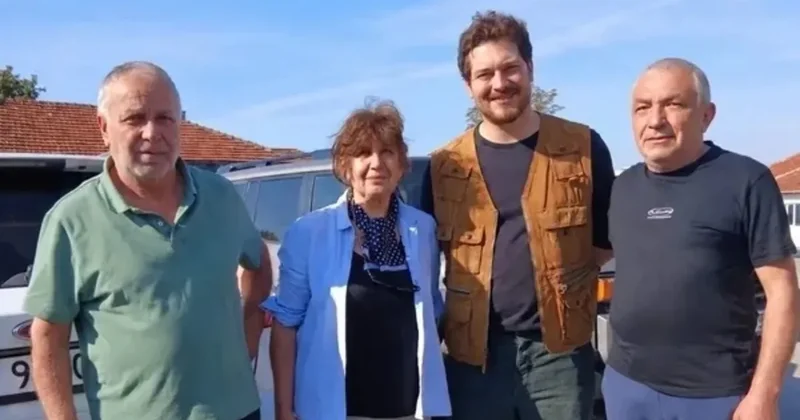 Kimi köy meydanında kimi de zeytinlikte! Ünlü isimlerin memleket halleri!