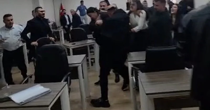 Silopi Belediye Meclisi nde ek bütçe tartışması kavgaya dönüştü