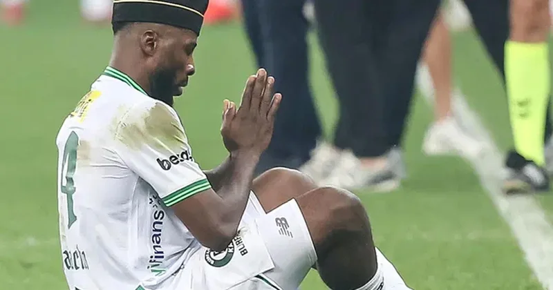 Iheanacho golü attı, şapkayı takıp dua etti! İşte nedeni