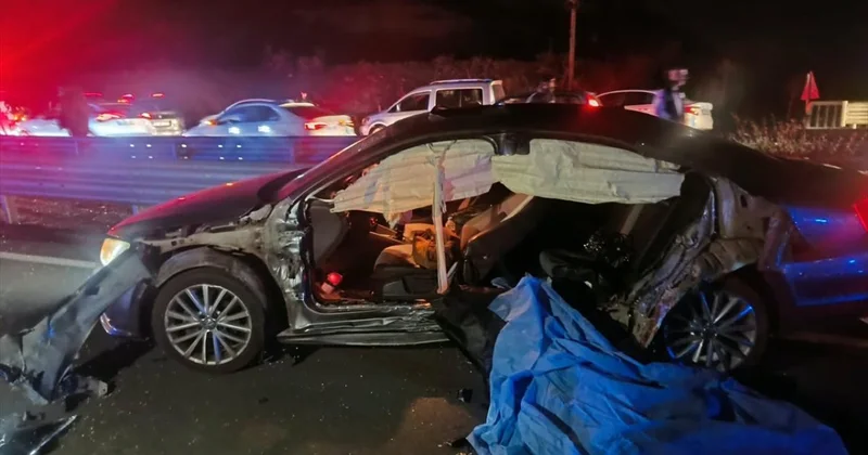 Bingöl de bariyere çarpan otomobildeki 2 kişi öldü