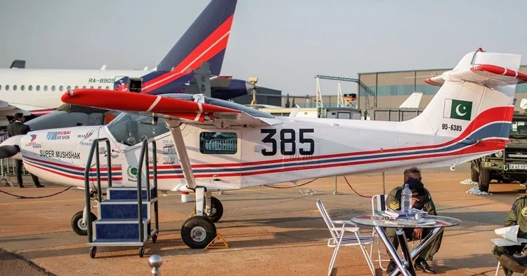 Pakistan da eğitim uçağı düştü: 2 pilot hayatını kaybetti