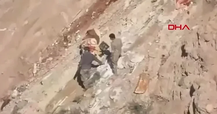 Terör örgütü PKK Metina’da 4 kampı boşalttı
