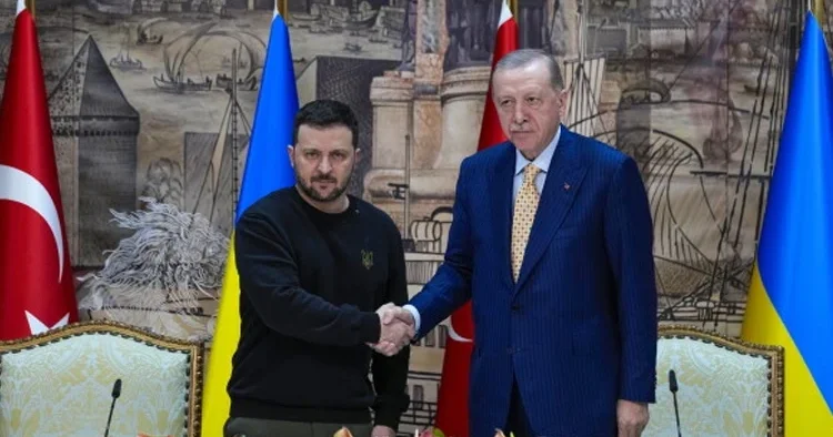 Ukrayna duyurdu: Putin ve Zelenski Cumhurbaşkanı Erdoğan arabuluculuğunda görüşebilir