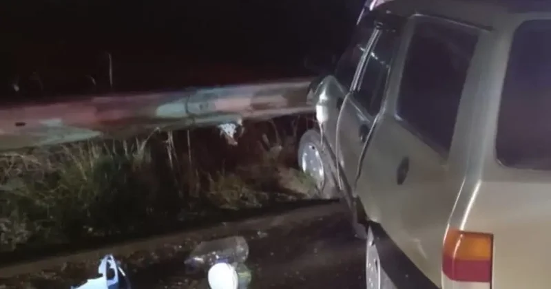 Kontrolden çıkan otomobil refüje çarptı, 1 kişi yaralandı