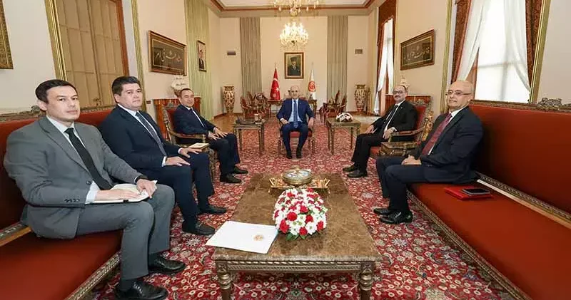 TBMM Başkanı Kurtulmuş, Özbekistan Büyükelçisi Khaydarov’u kabul etti