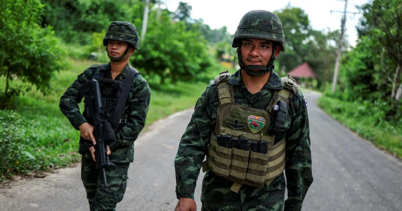 Tayland, barış anlaşmasını askıya almasının ardından Kamboçya tarafına ateş açtı