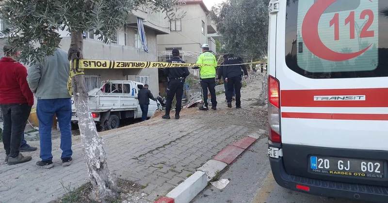 Kontrolünü kaybeden kamyonet önce ağaca çarptı ardından evin bahçesine girdi