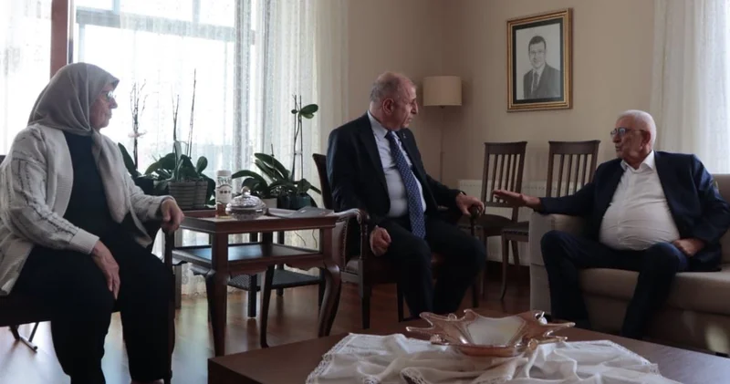 Ümit Özdağ İmamoğlu nun anne babasını ziyaret etti
