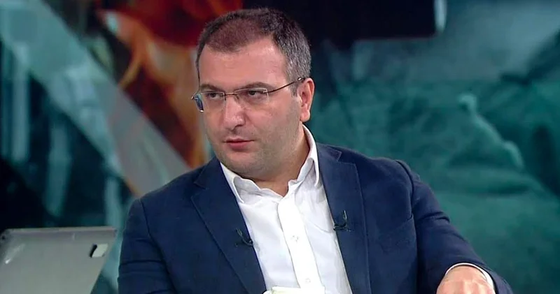 İktidara yakın Cem Küçük İBB ye kayyum çağrısı yaptı: Talimat verir gibi saat verdi