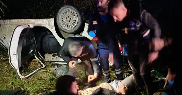 Kaçak göçmen taşıyan otomobil Asi Nehri ne uçtu: 9 yaralı Hatay Haberleri