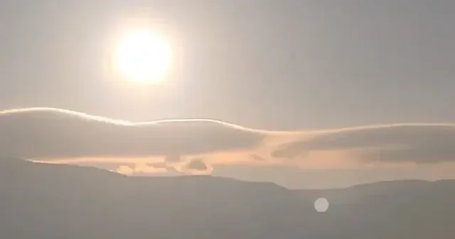 Çorum semalarında mercek bulutu hayran bıraktı VİDEO İZLE