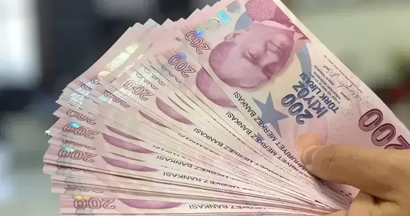 MEMUR VE EMEKLİ MAAŞLARI 2026: Yeni yılda memur ve emekli maaş zammı ne kadar olacak? İşte memura %20, emekliye %14 zam ile güncel maaş hesaplaması Son Dakika Haberleri