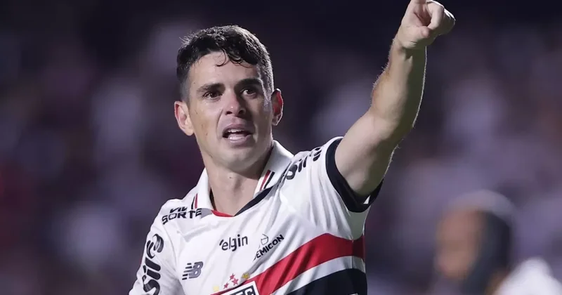 Dünyaca ünlü futbolcu Oscar hastaneye kaldırıldı