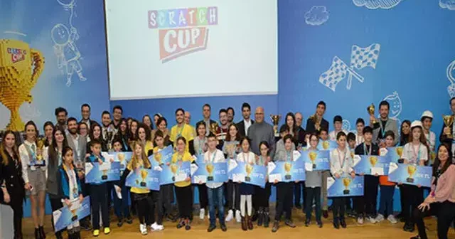 Minik Eller Scratch Cup 2020’de Benim Şehrim ile kendi şehirlerini tasarladı