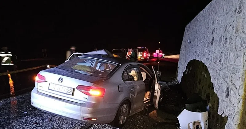 Sivas ta feci kaza! İki otomobil çarpıştı: Ölü ve yaralılar var