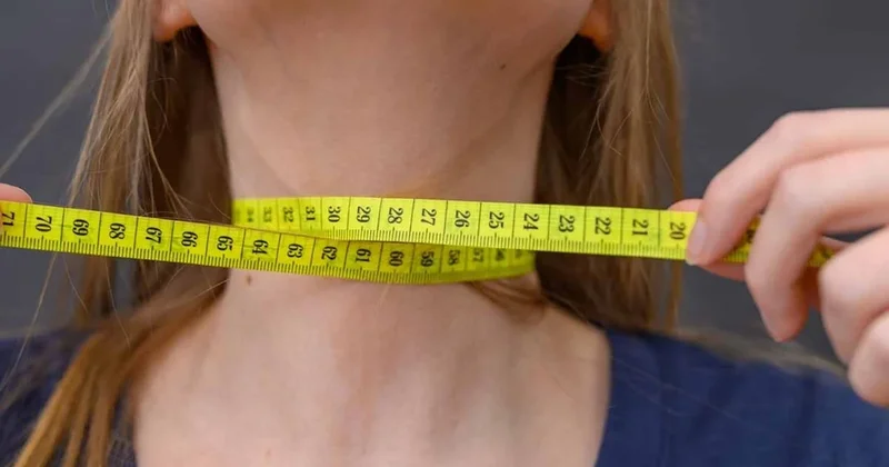 BMI ı unutun! Asıl ölümcül sinyal boynunuzdaymış: O santimi geçiyorsa 10 hastalığa davetiye çıkarıyor! Sözcü Gazetesi