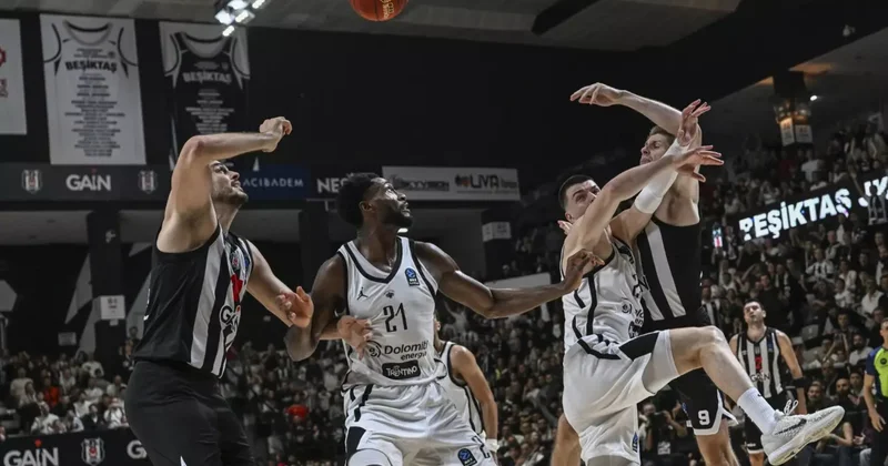 Şehitlerimizin unutulmadığı maçta Beşiktaş tan muhteşem zafer