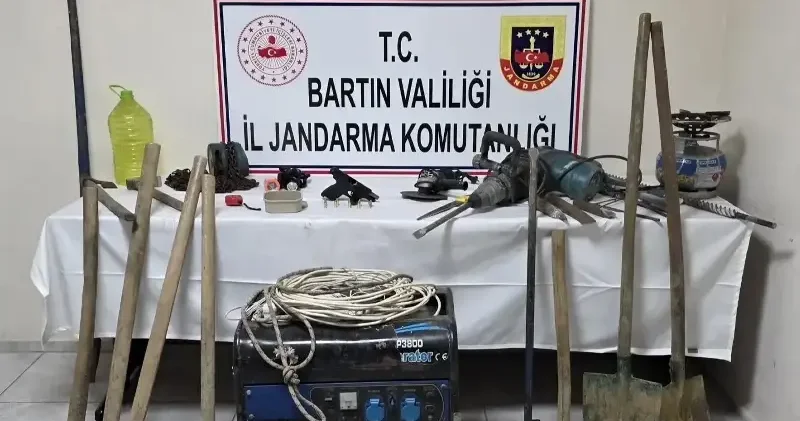 Takibe alınan define avcılarına suçüstü: İki gözaltı Bartın Haberleri