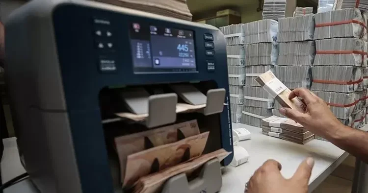 Bankalarda 50 aylık seri! 25 trilyon lirayı aştı