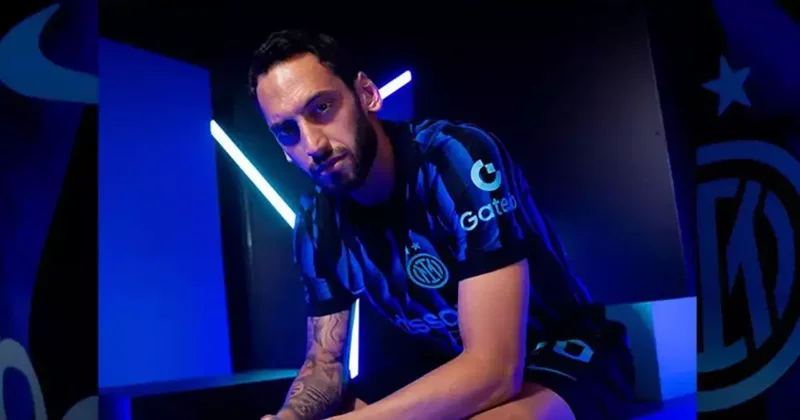 İnter taraftarı Hakan Çalhanoğlu dedi, milli yıldız Ekim Ayının Oyuncusu seçildi Fanatik Gazetesi Futbol Haberleri Spor